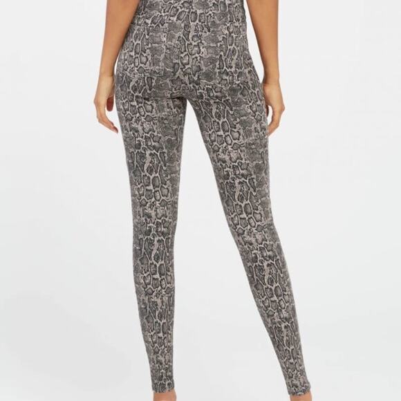 NEW SPANX Taupe Snakeskin Tummy Control Leggings Womens Size XS - Picture 6 of 7